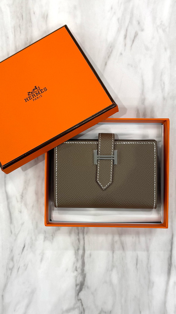 スモールレザー（SMALL LEATHER）