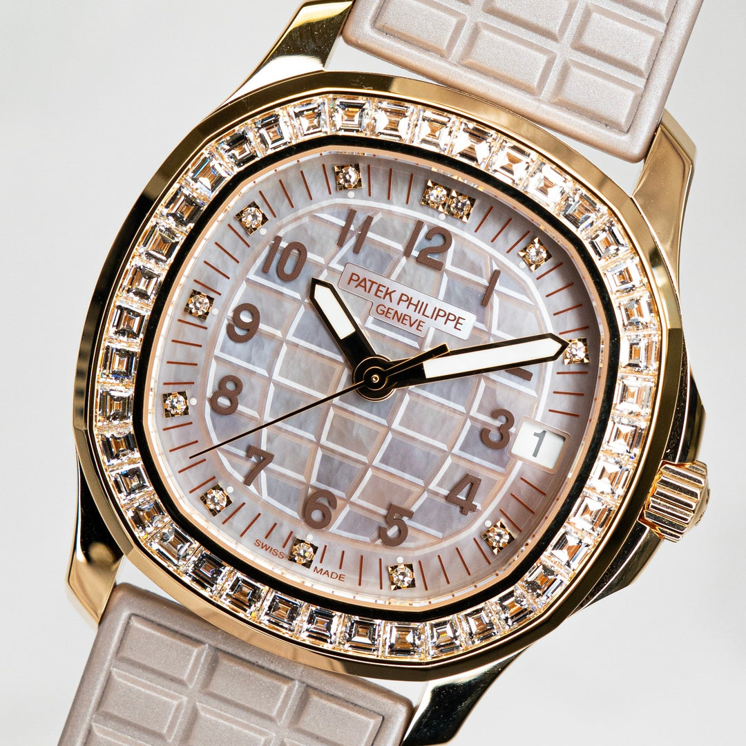 パテックフィリップ アクアノート ルーチェ 5072R-001